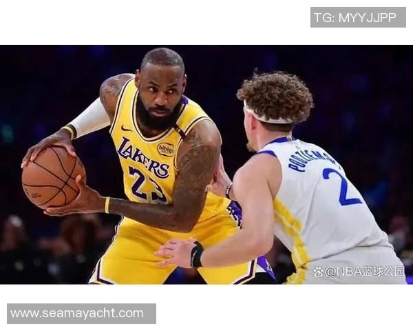 湖人队詹姆斯关键三分锁定胜局！湖人勇士对决激烈，NBA季后赛席位争夺白热化
